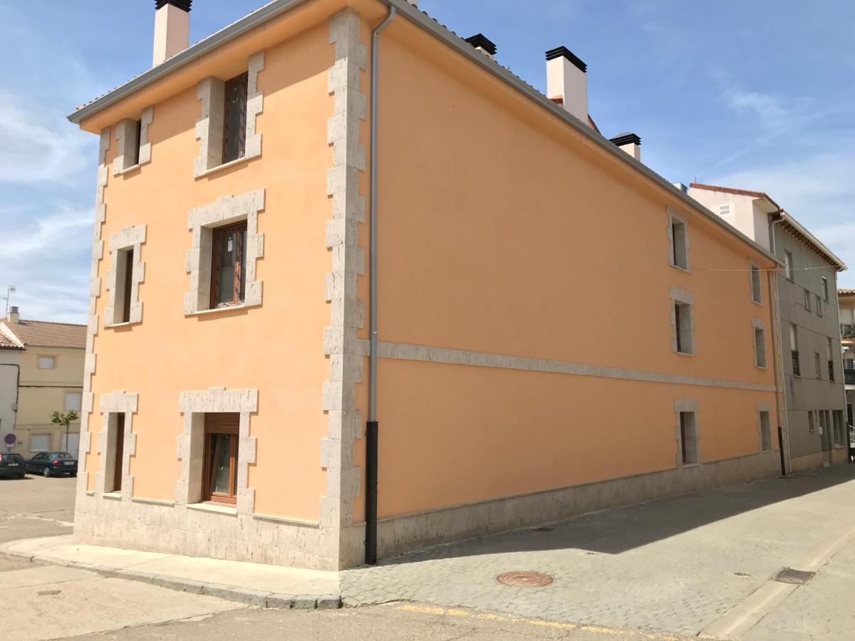 Apartamentos Turisticos Escorraladas Baltanás エクステリア 写真