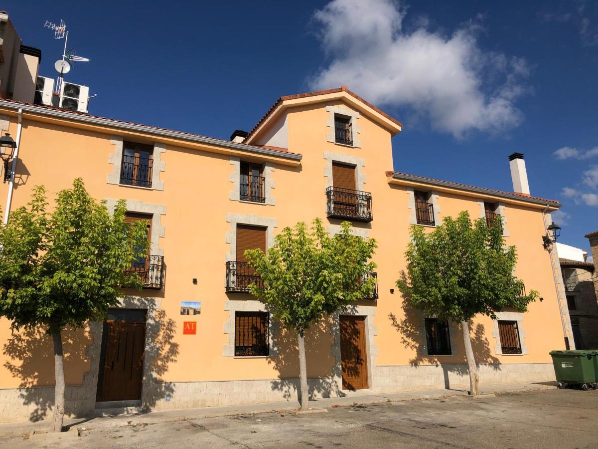 Apartamentos Turisticos Escorraladas Baltanás エクステリア 写真